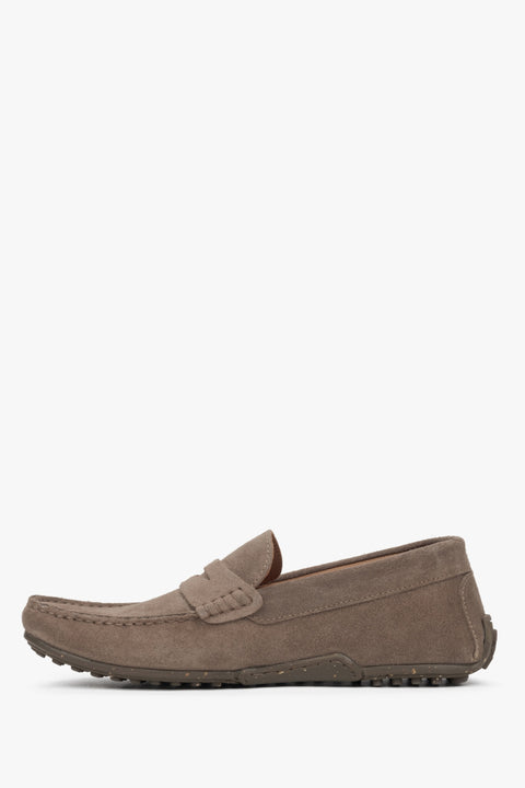 Flacher Veloursleder-Loafer für Herren im Herbst-Outfit – Estro ER00117604