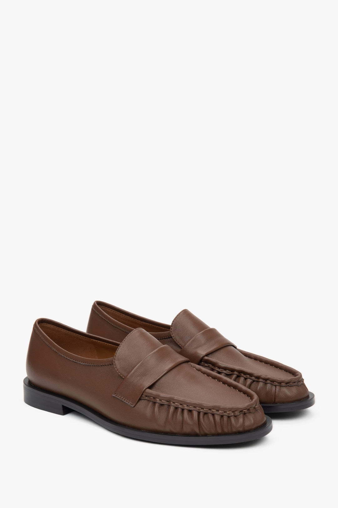 Eleganter Loafer für Damen aus Glattleder in Braun mit feiner Raffung – Estro ER00117192