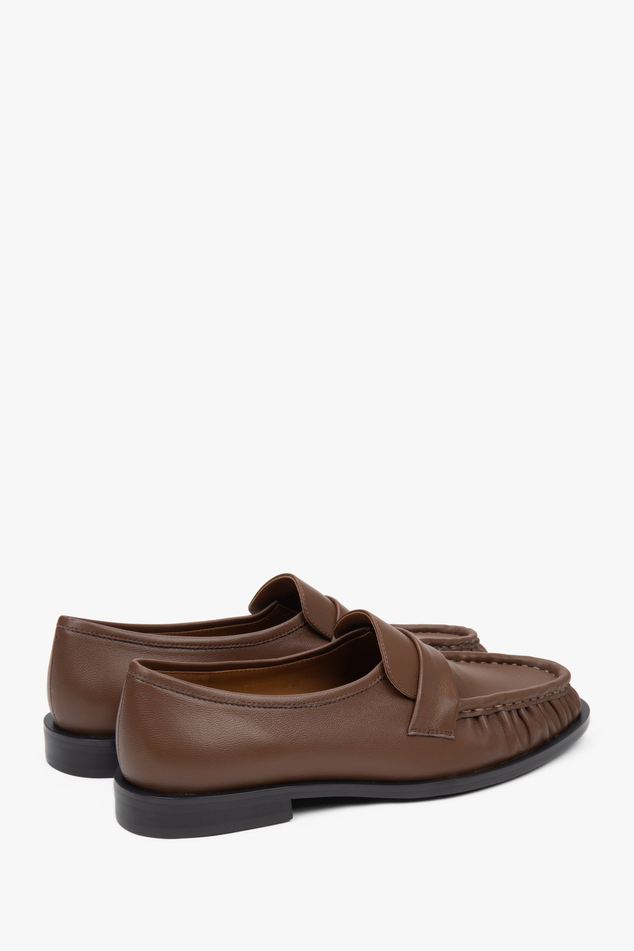 Komfortabler Loafer in Braun mit gerafften Details aus Leder – Estro ER00117192
