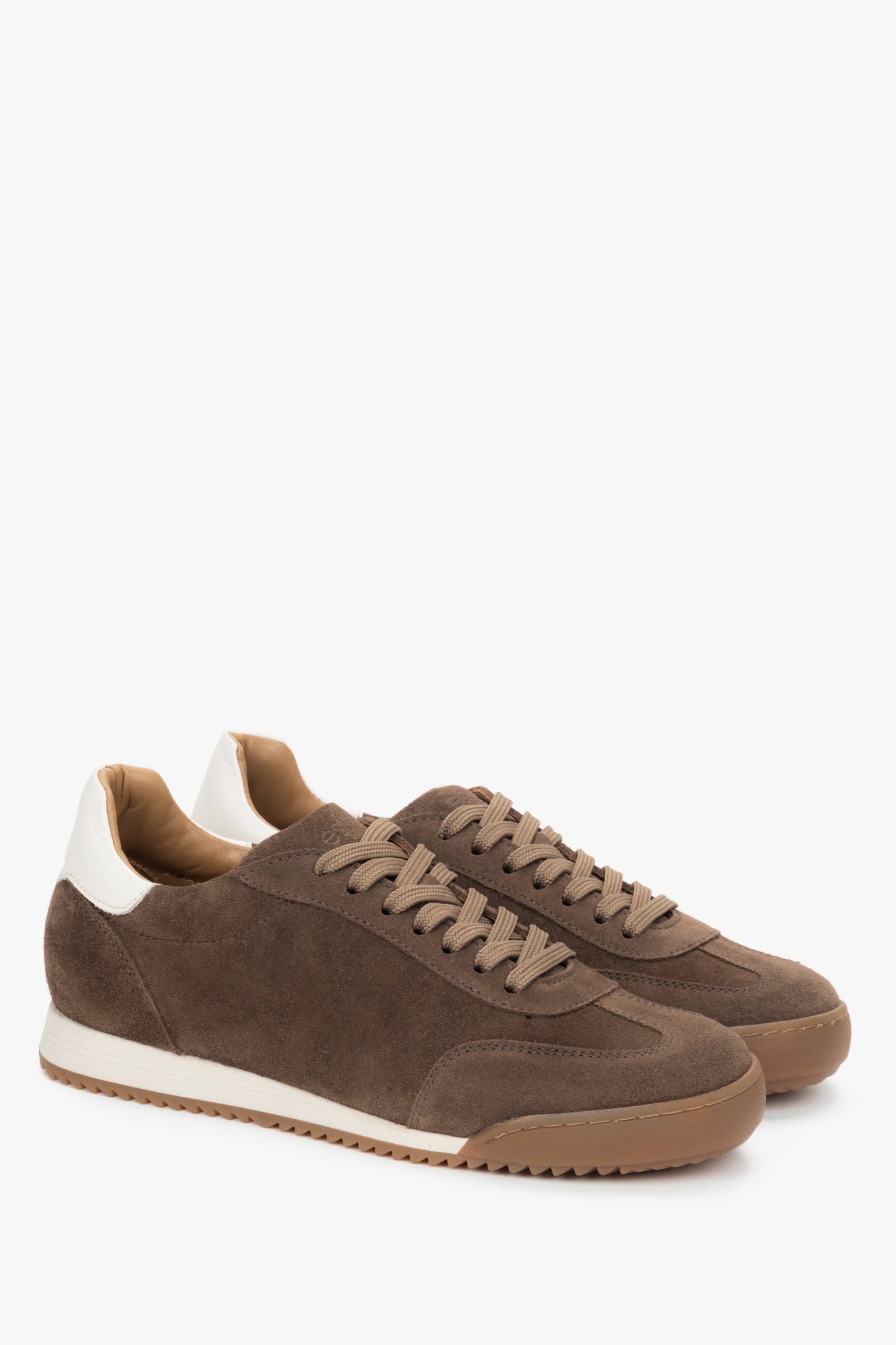 Braune Damen-Sneaker von Estro aus hochwertigem italienischem Velours.