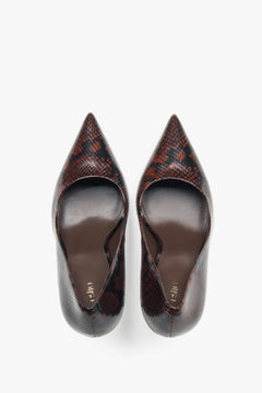 Elegante braune High Heels mit Tierprint und spitzer Zehenkappe.