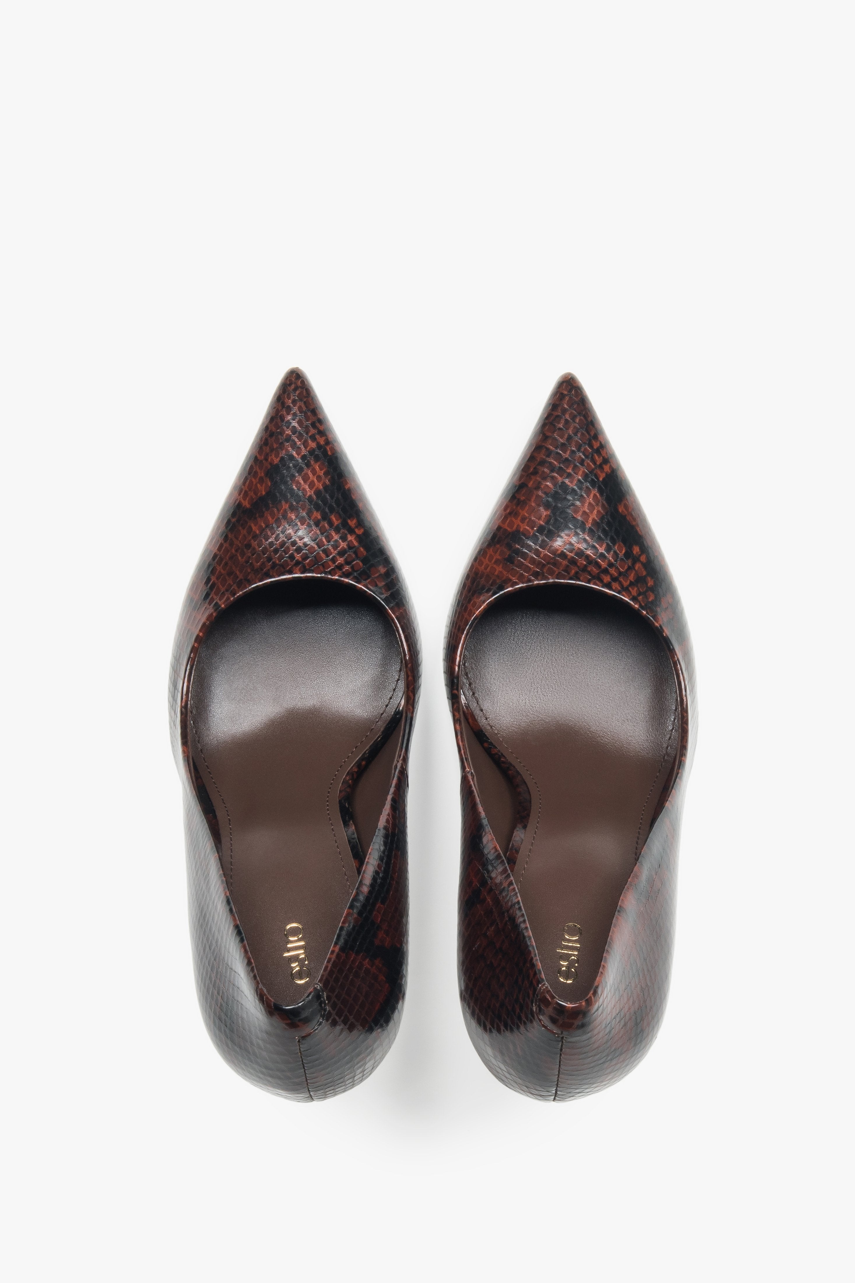 Elegante braune High Heels mit Tierprint und spitzer Zehenkappe.
