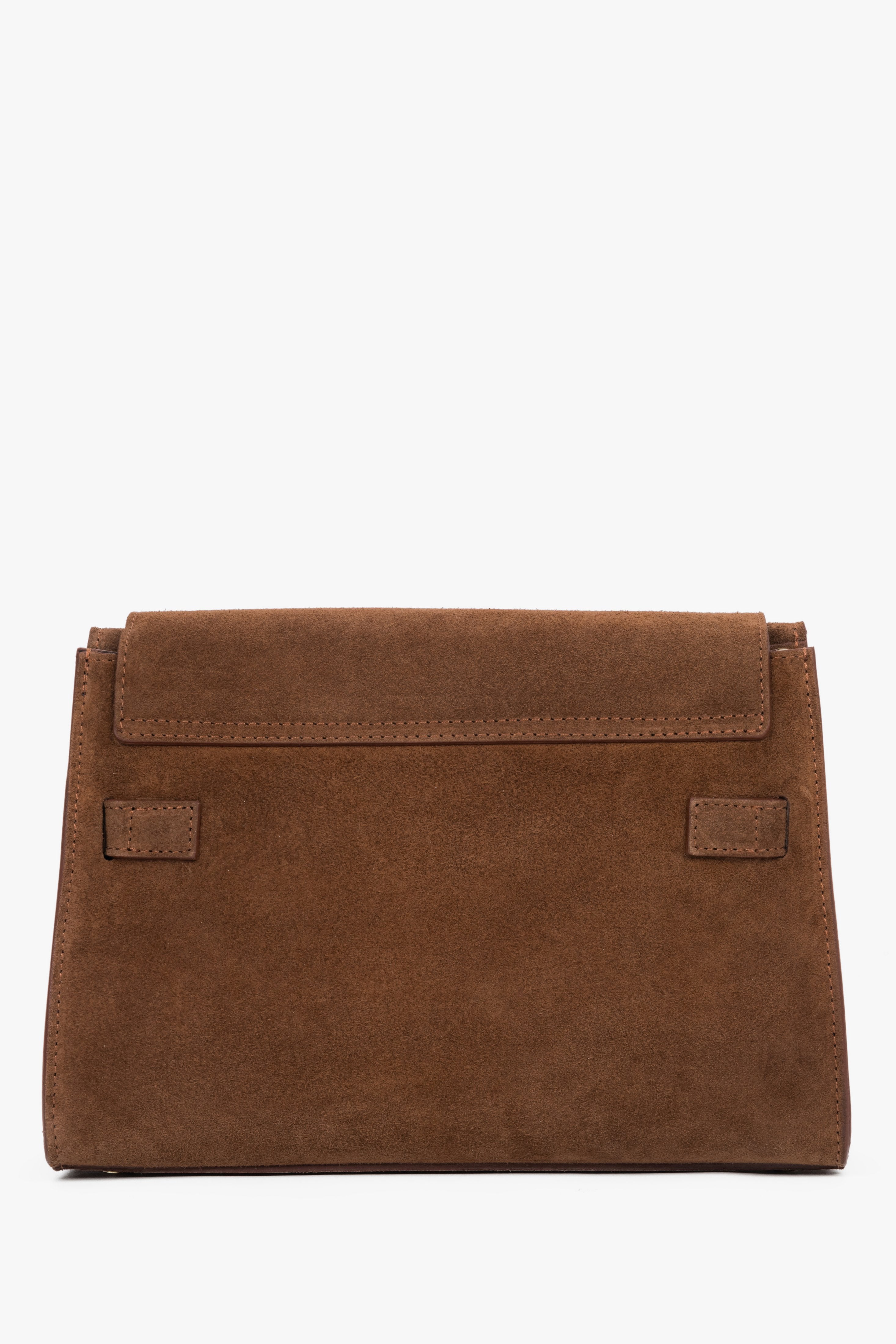 Rückansicht der eleganten braunen Velours-Handtasche von Estro