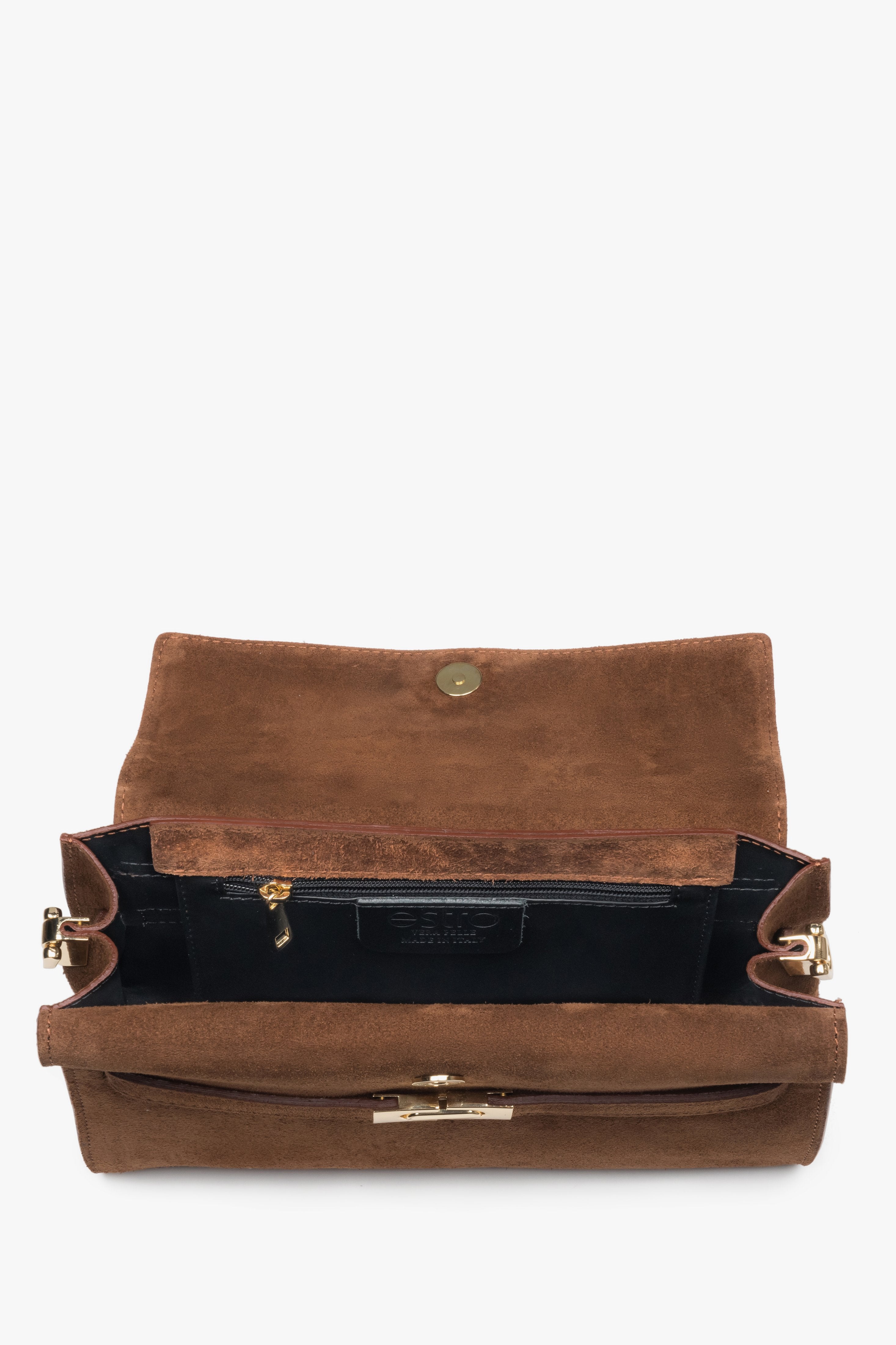 Geöffnete Tasche, die das luxuriöse Futter aus Premium-Leder und das geräumige Hauptfach zeigt