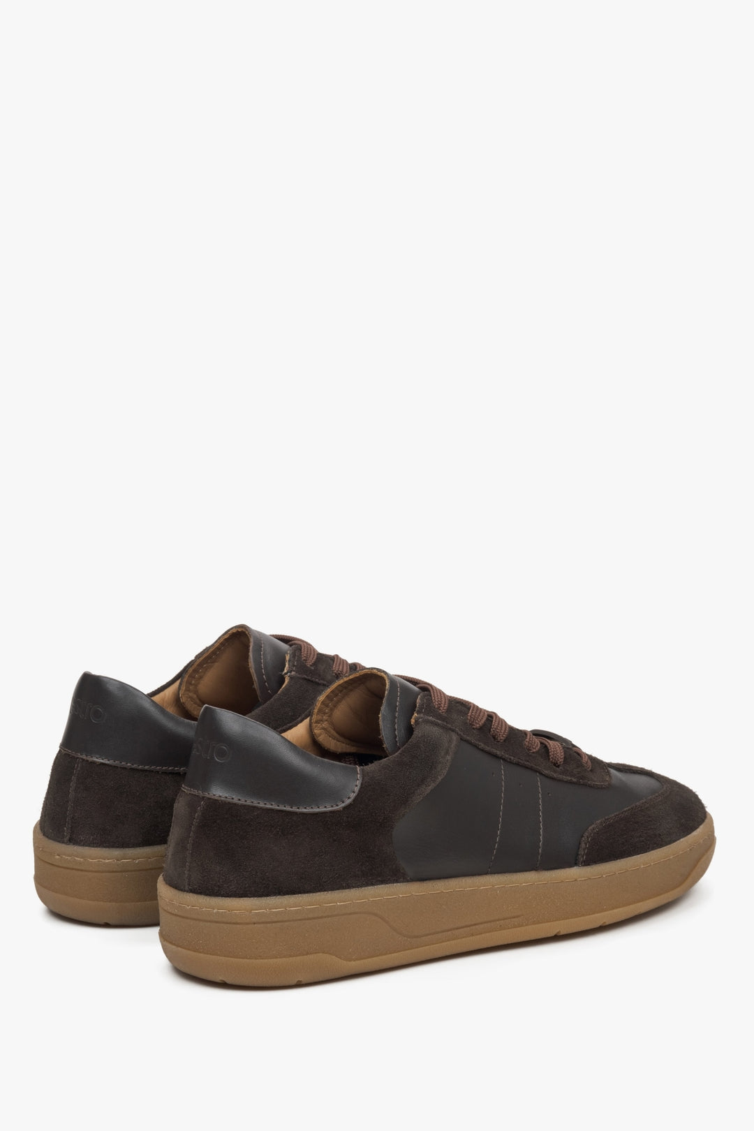 Braune Damen-Sneaker von Estro – Nahaufnahme der Ferse.