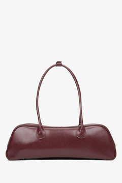 Stylische Damen-Schultertasche aus bordeauxrotem Leder mit langen Henkeln von Estro – Rückansicht.