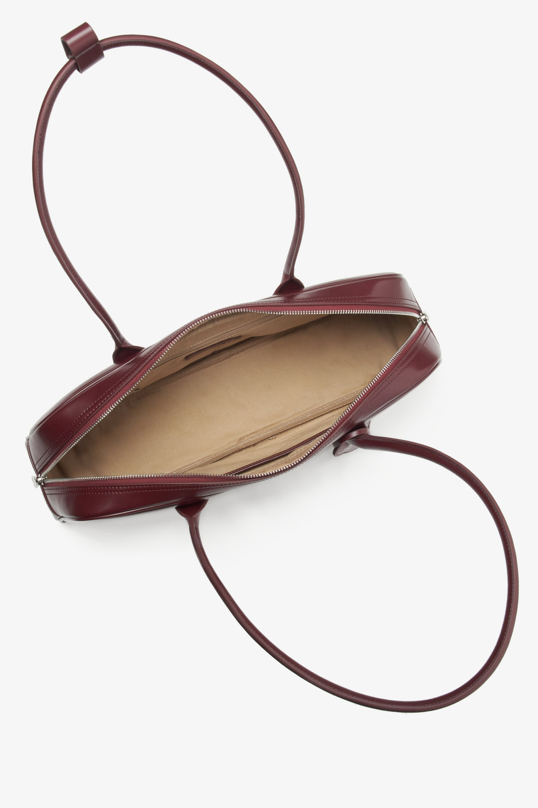 Estros elegante Damen-Schultertasche aus bordeauxrotem Leder mit langen Henkeln.