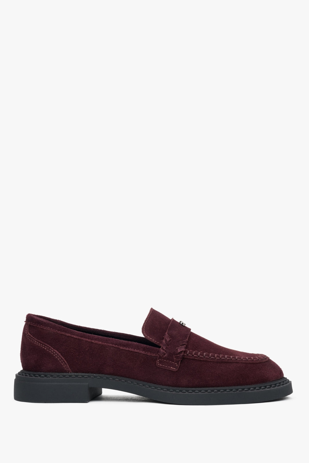 Estro präsentiert stilvolle Damen-Penny-Loafer in edlem Burgunderrot – Estro ER00117027.