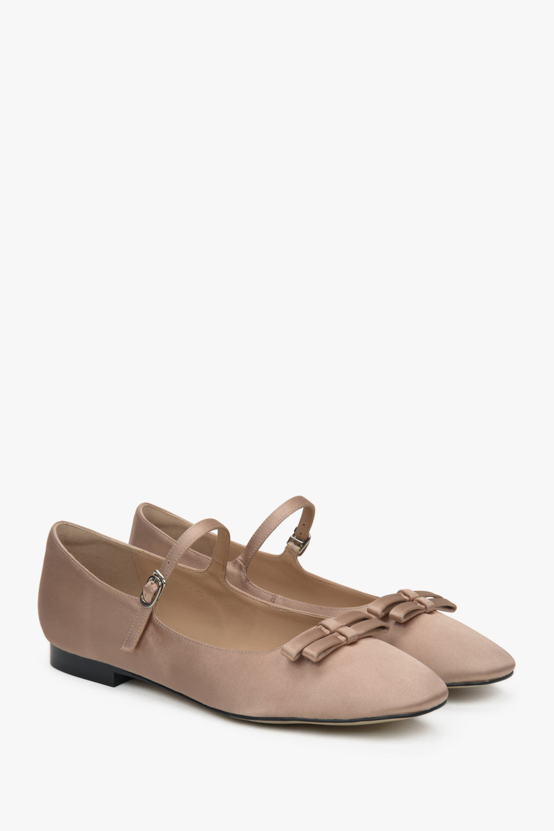 Elegante beżowe Ballerinas mit dekorativer Schnalle und Schleife – Estro ER00117136