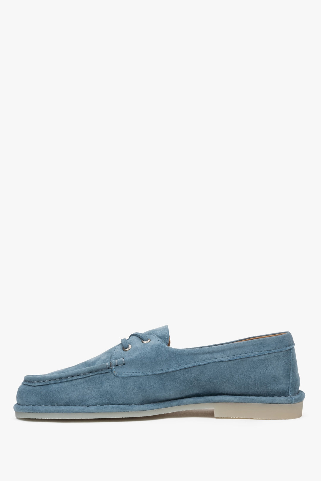 Stilvolle blaue Damen-Loafer von Estro aus weichem Velours, geschnürt im markanten maritimen Stil.