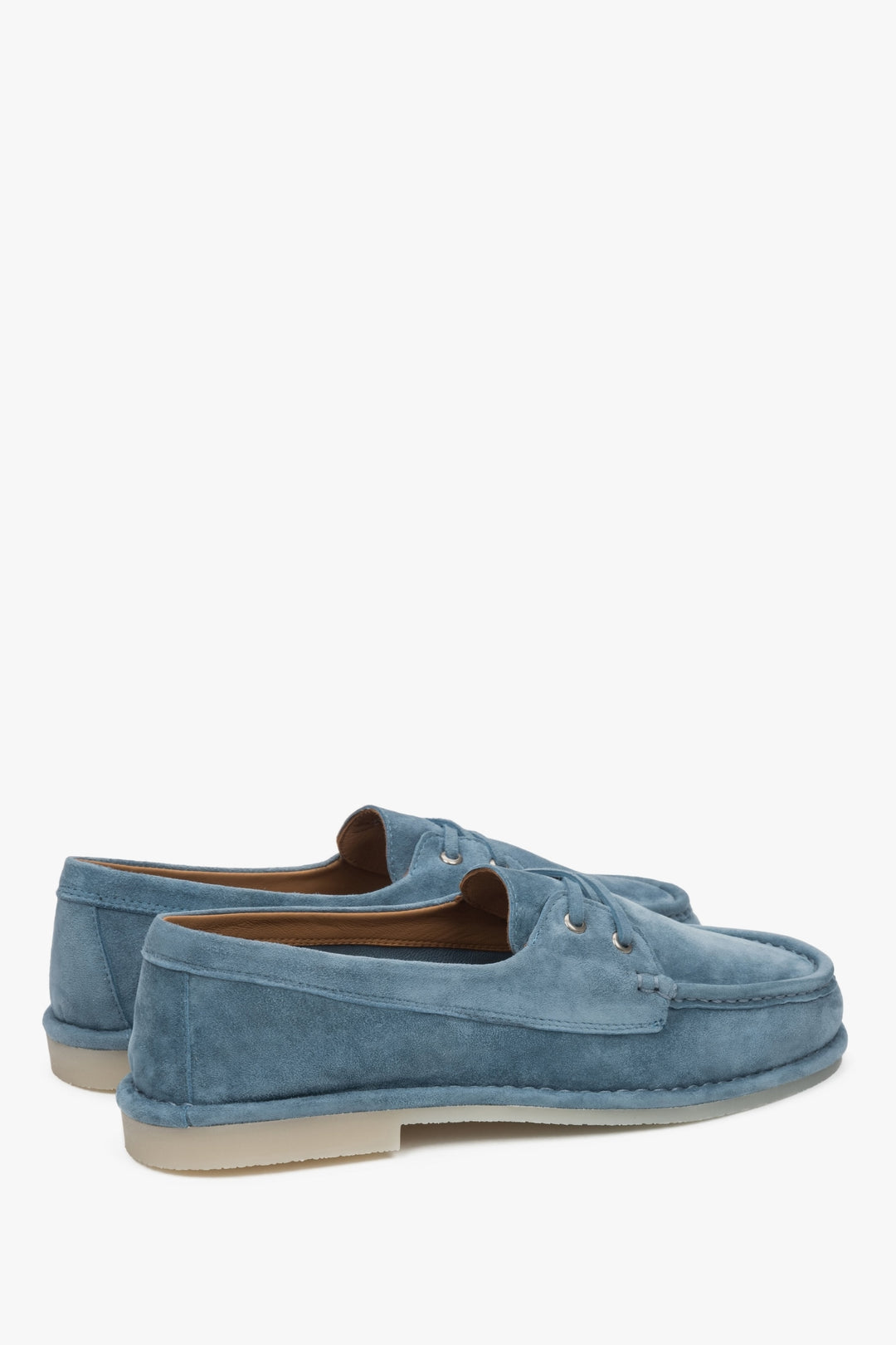 Blaue Damen-Loafer von Estro aus Velours, im maritimen Stil geschnürt.