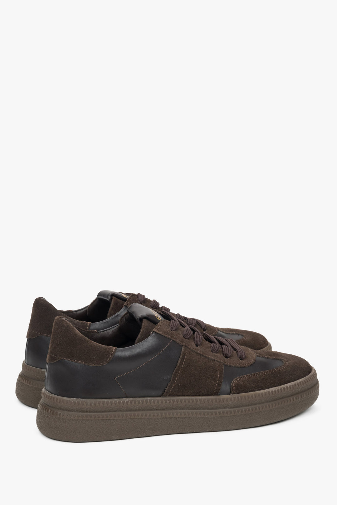 Damen Low-Top Sneaker Velours und Leder Sattelbraun.