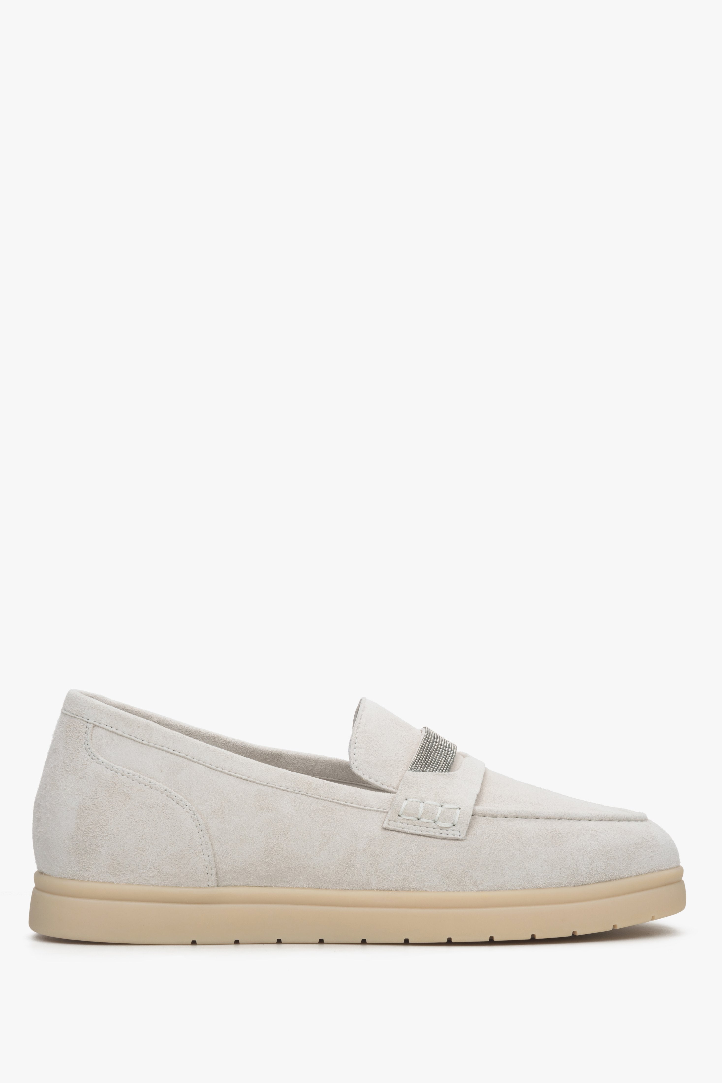 Hellbeige Mokassins aus echtem Veloursleder. Estro ER00114614
