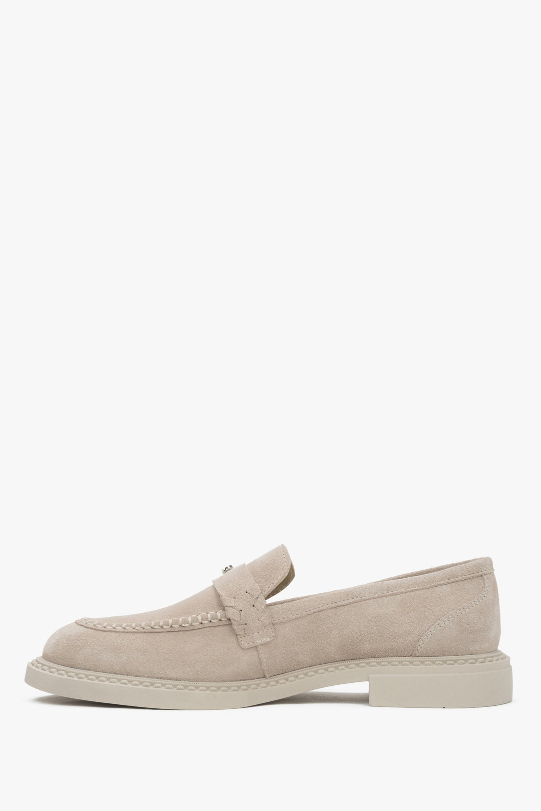 Detailansicht des beigen Penny Loafers aus der Frühling 2025 Kollektion, Estro ER00117003.
