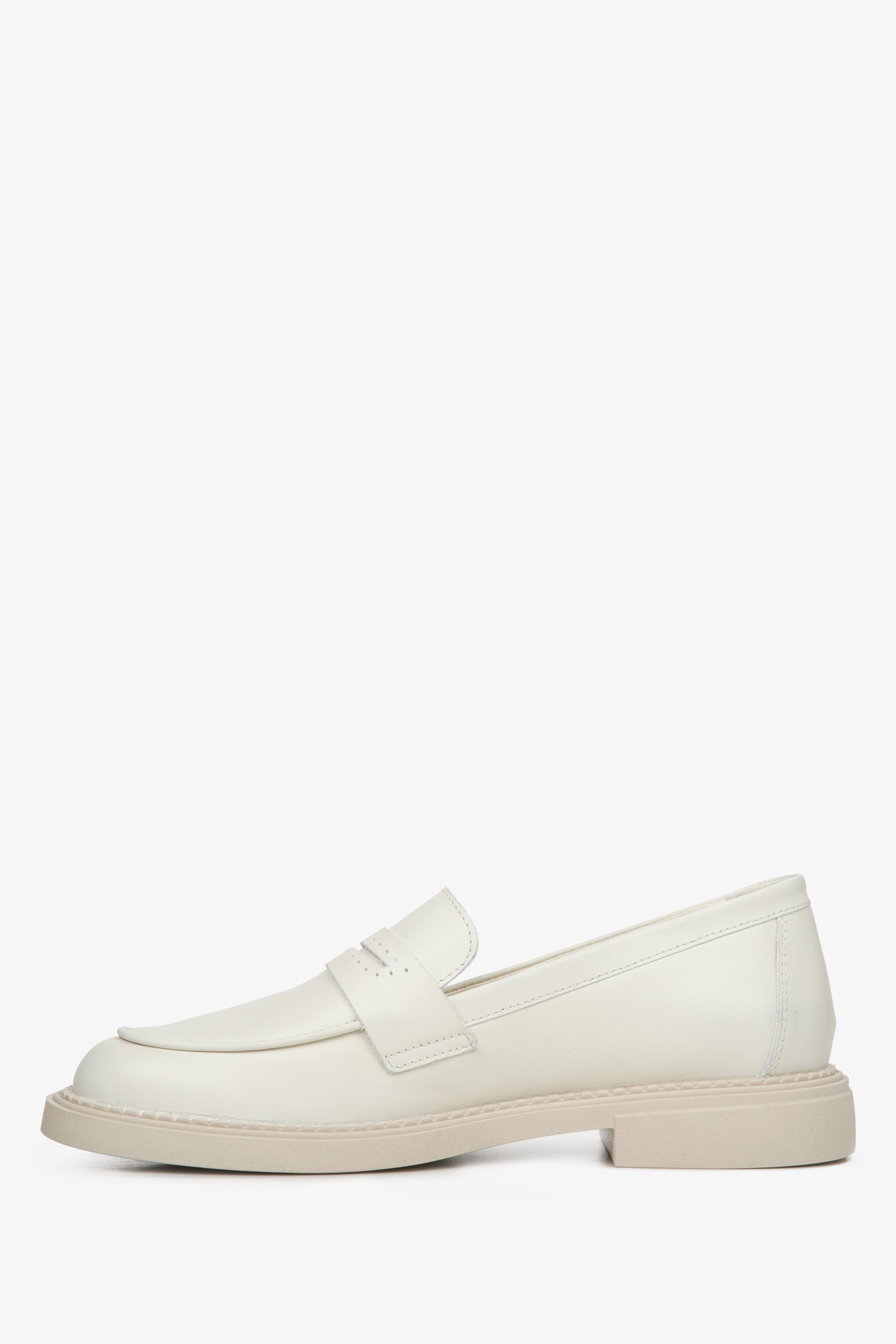 Klassische Damen Slipper in Beige mit zeitlosem Design – Estro ER00114531