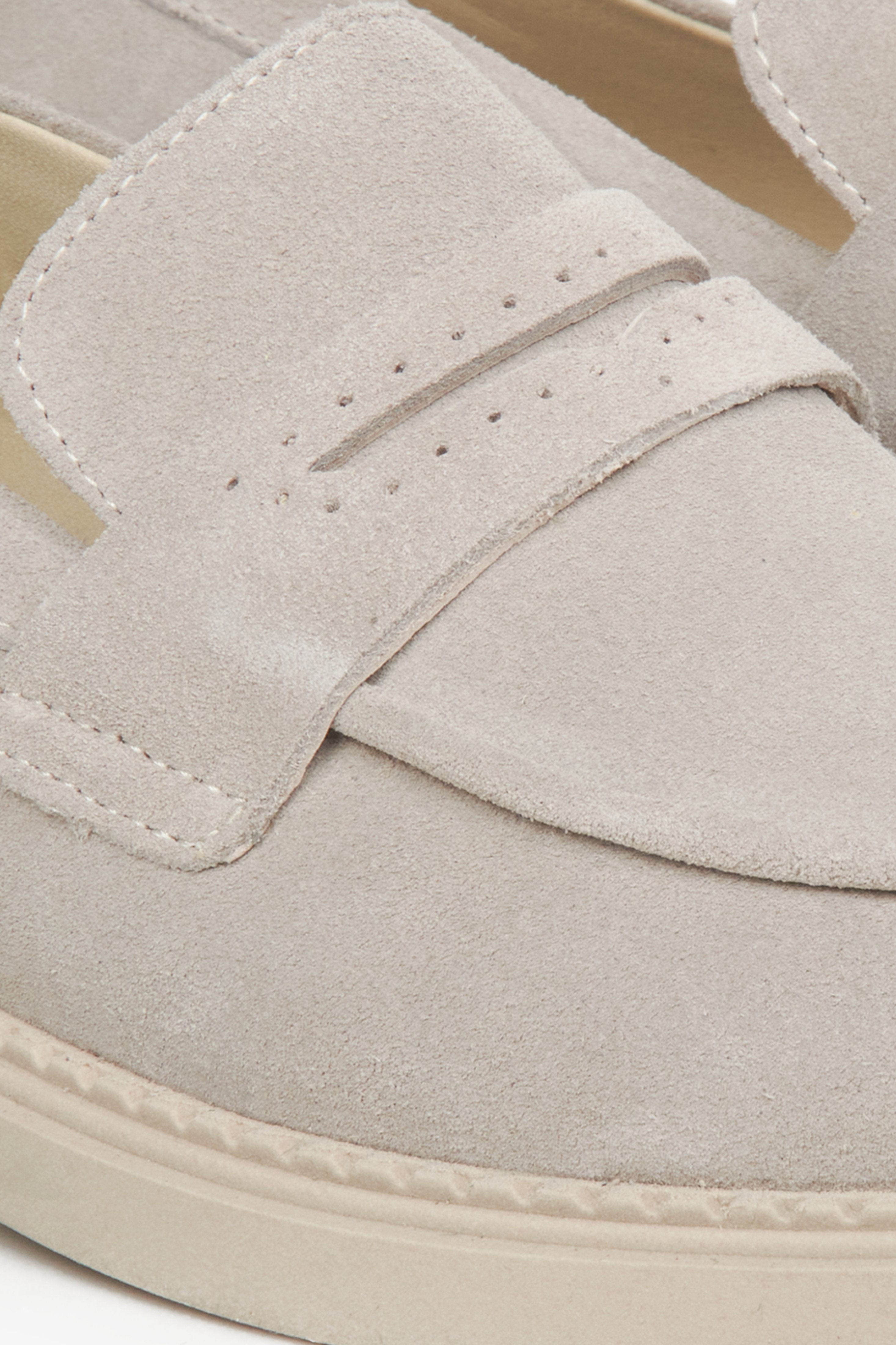 Minimalistische Damen-Schuhe in Hellbeige aus feinem Velours, Estro ER00114530