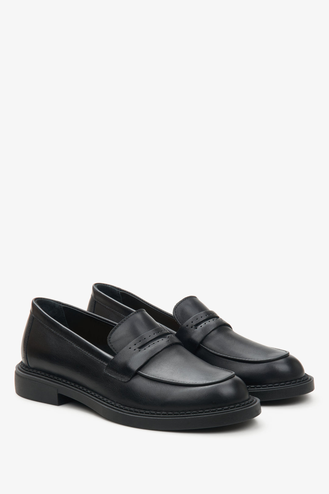 Elegante schwarze Loafers für Damen Estro ER00114397
