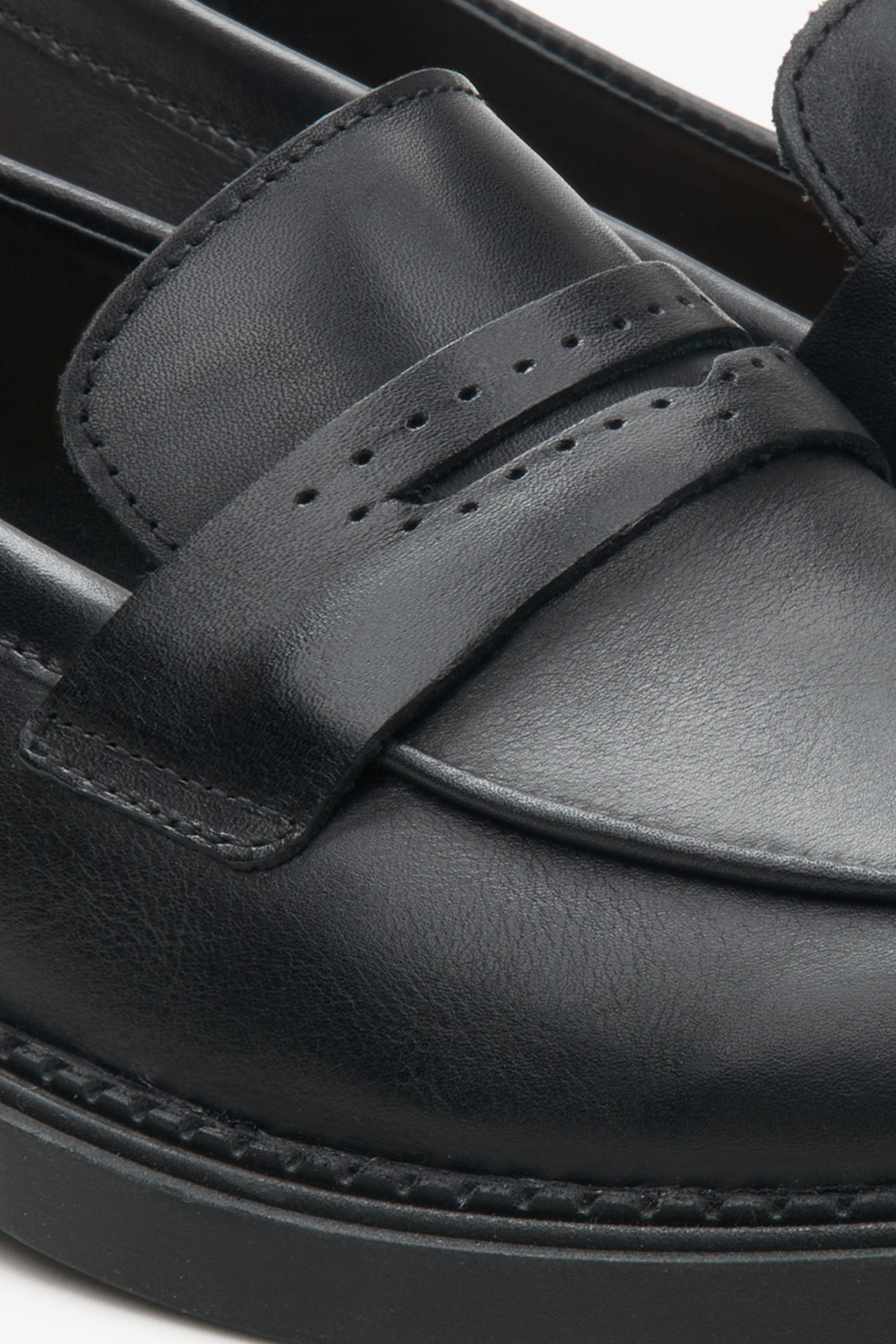 Stilvolle Penny Loafers mit flachem Absatz Estro ER00114397