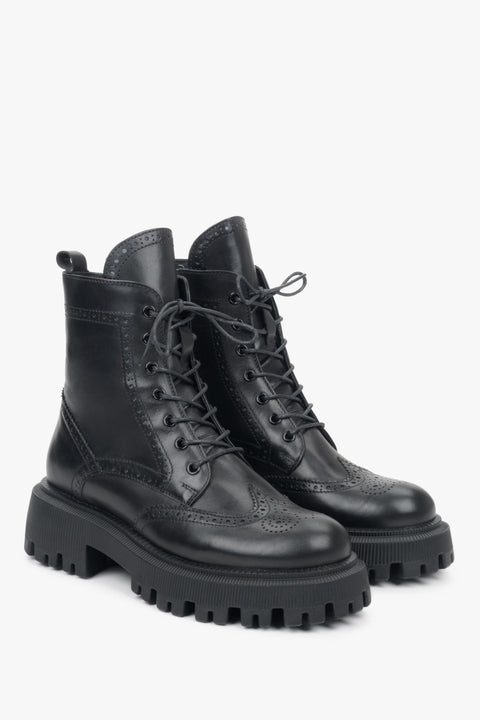 Damen-Stiefeletten mit Schnürung und glattem Leder-Finish. Estro ER00110958