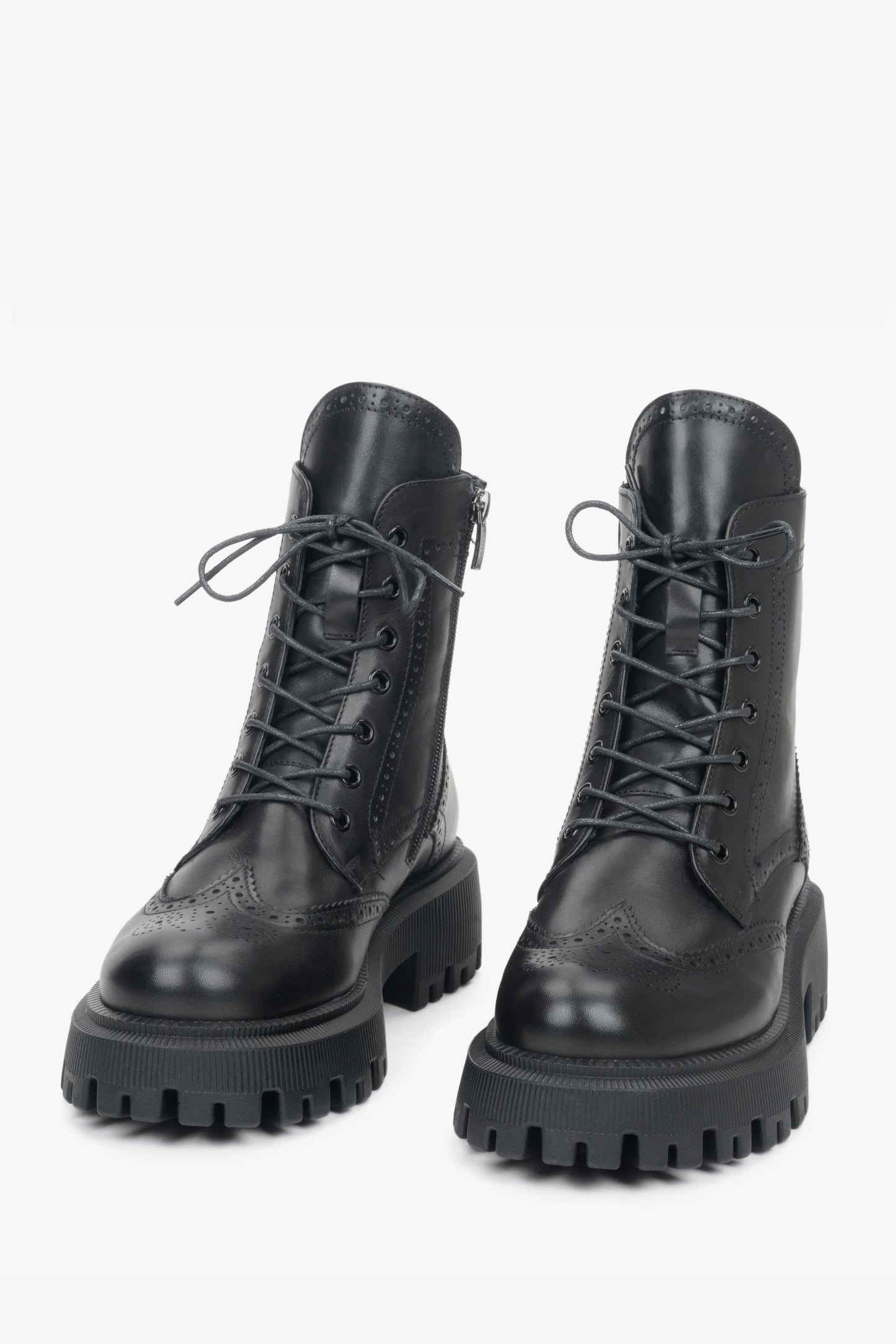 Zeitlose Ankle Boots aus schwarzem Premiumleder für Damen. Estro ER00110958