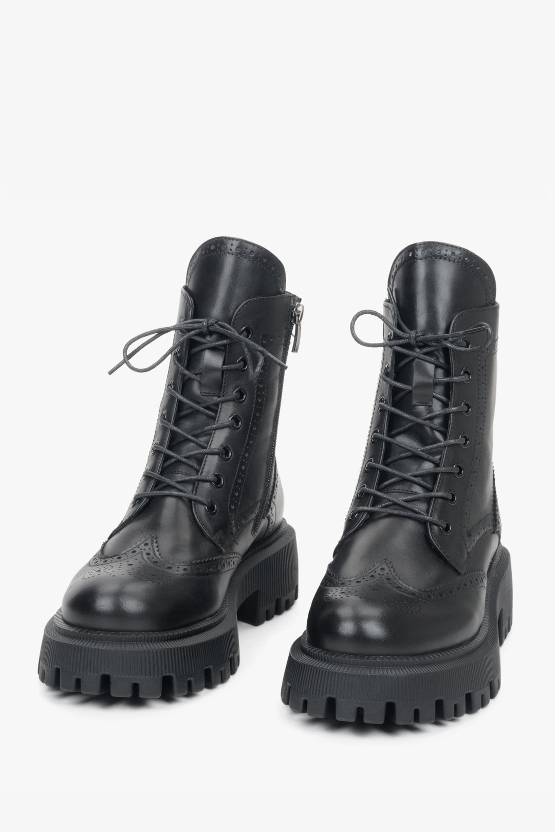 Zeitlose Ankle Boots aus schwarzem Premiumleder für Damen. Estro ER00110958