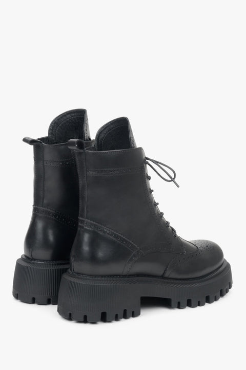 Elegante schwarze Stiefeletten aus italienischem Echtleder. Estro ER00110958

