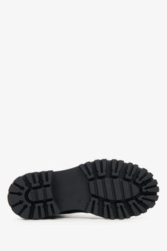 Schwarze Damen-Boots mit Schnürung und flacher Sohle. Estro ER00110958