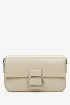 Damen-Schultertasche aus beigem Leder mit silberner Beschläge Estro ER00115773.