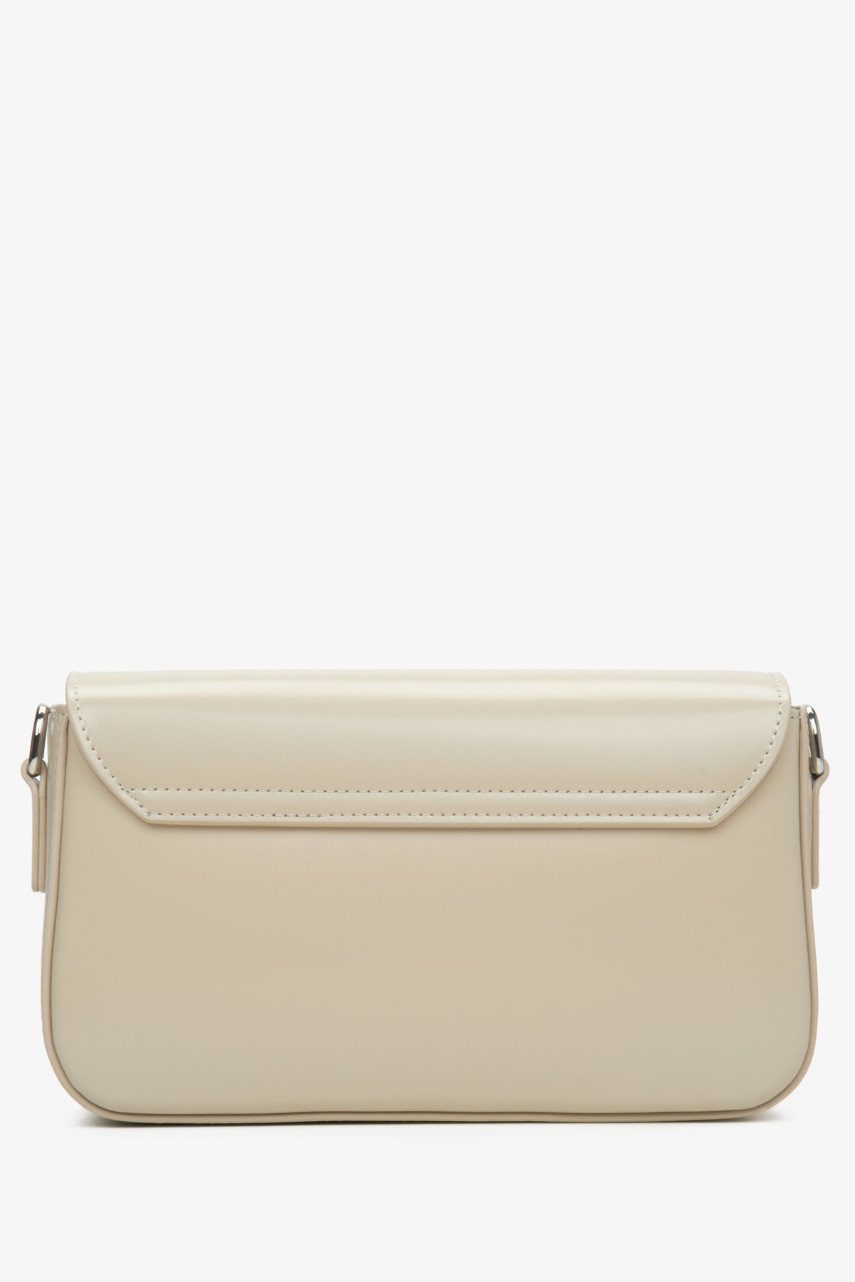 Handliche beige Damen-Tasche von Estro – Rückansicht.