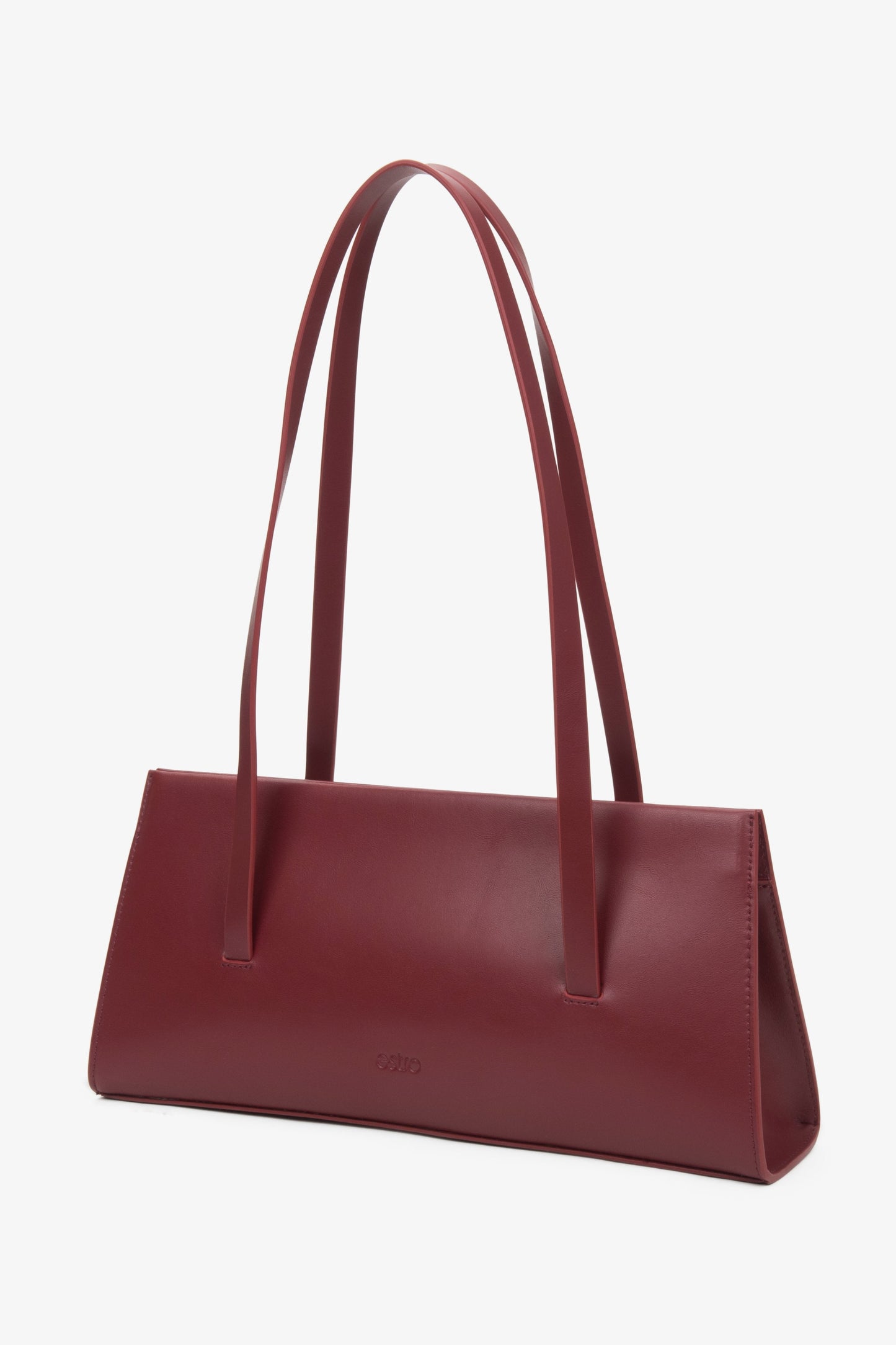 Modische Damen-Handtasche in Bordeaux von Estro, aus echtem Leder gefertigt und mit langen Henkeln für das Tragen über der Schulter ausgestattet.