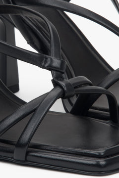 Schicke Sommer-Sandalen mit Trichterabsatz aus Leder Estro ER00116895