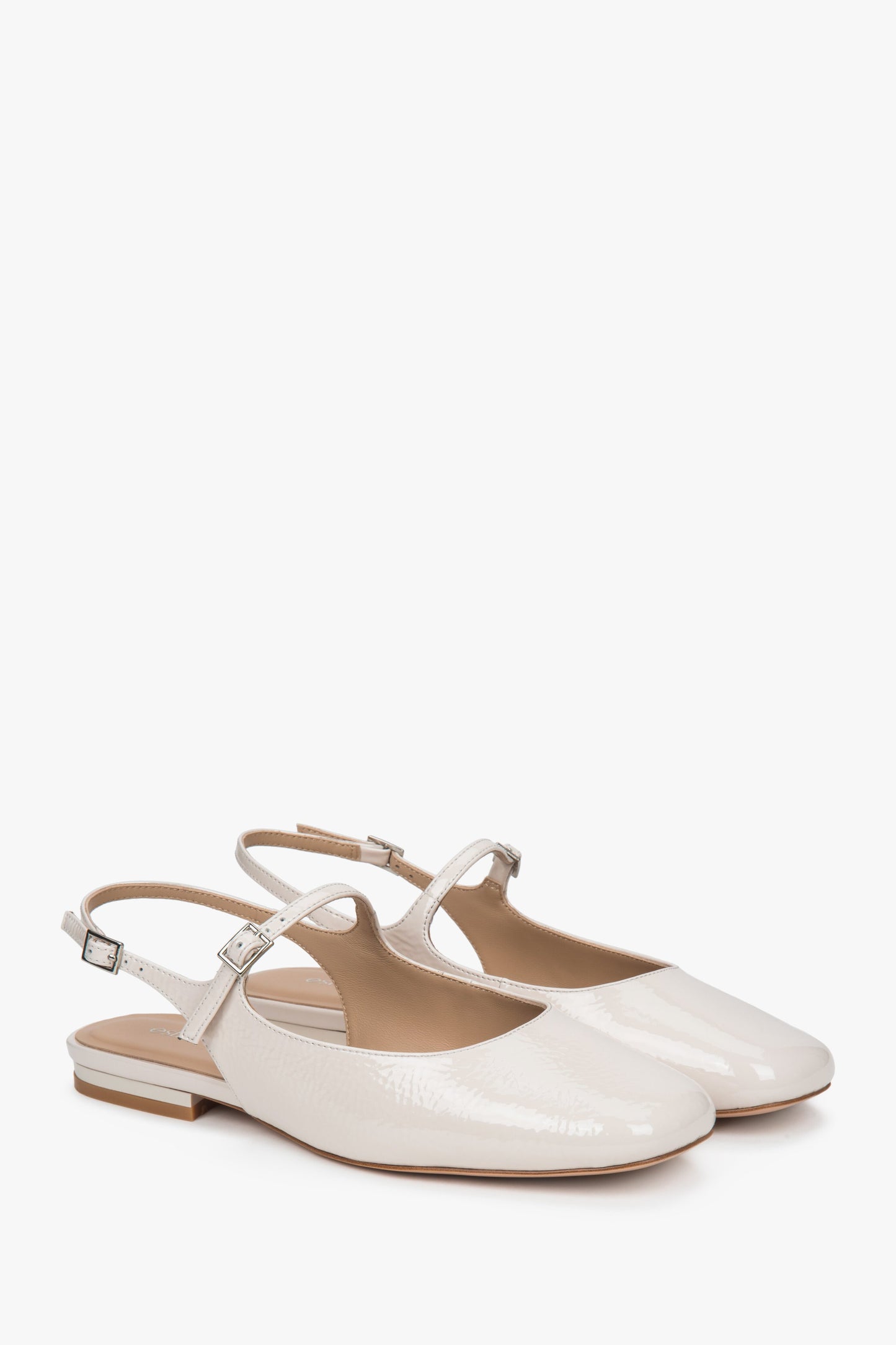 Damen Slingback-Ballerinas aus Lackleder in Hellbeige von Estro.