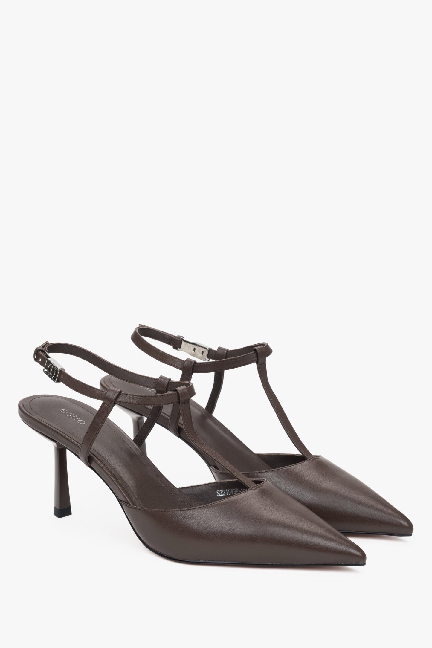 Sattelbraune Leder-Stiletto-Slingbacks mit spitzer Zehenpartie von Estro.
