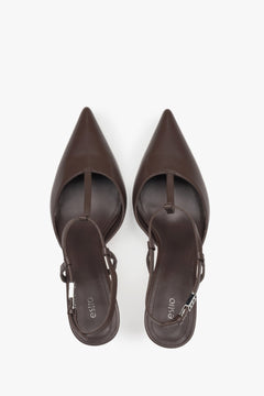 Estro Damen-Stiletto-Slingbacks aus sattelbraunem Leder.