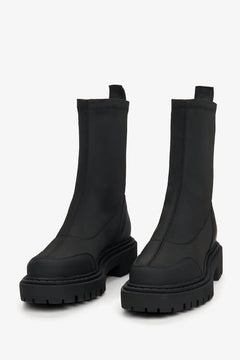Schwarze Ankle Boots mit elastischem Schaft und flacher Sohle – Estro ER00112039
