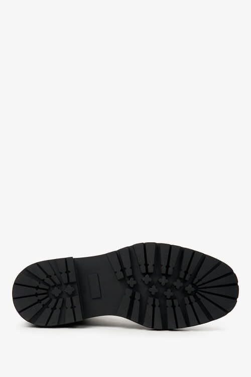 Detailansicht der schwarzen Slip-On Damenstiefelette mit flexiblem Schaft – Estro ER00112039