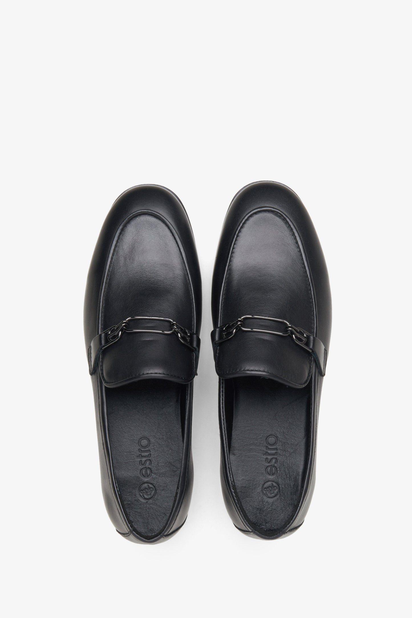 Seitliche Ansicht schwarze Leder-Slipper mit Schmuckkette – Estro ER00115616