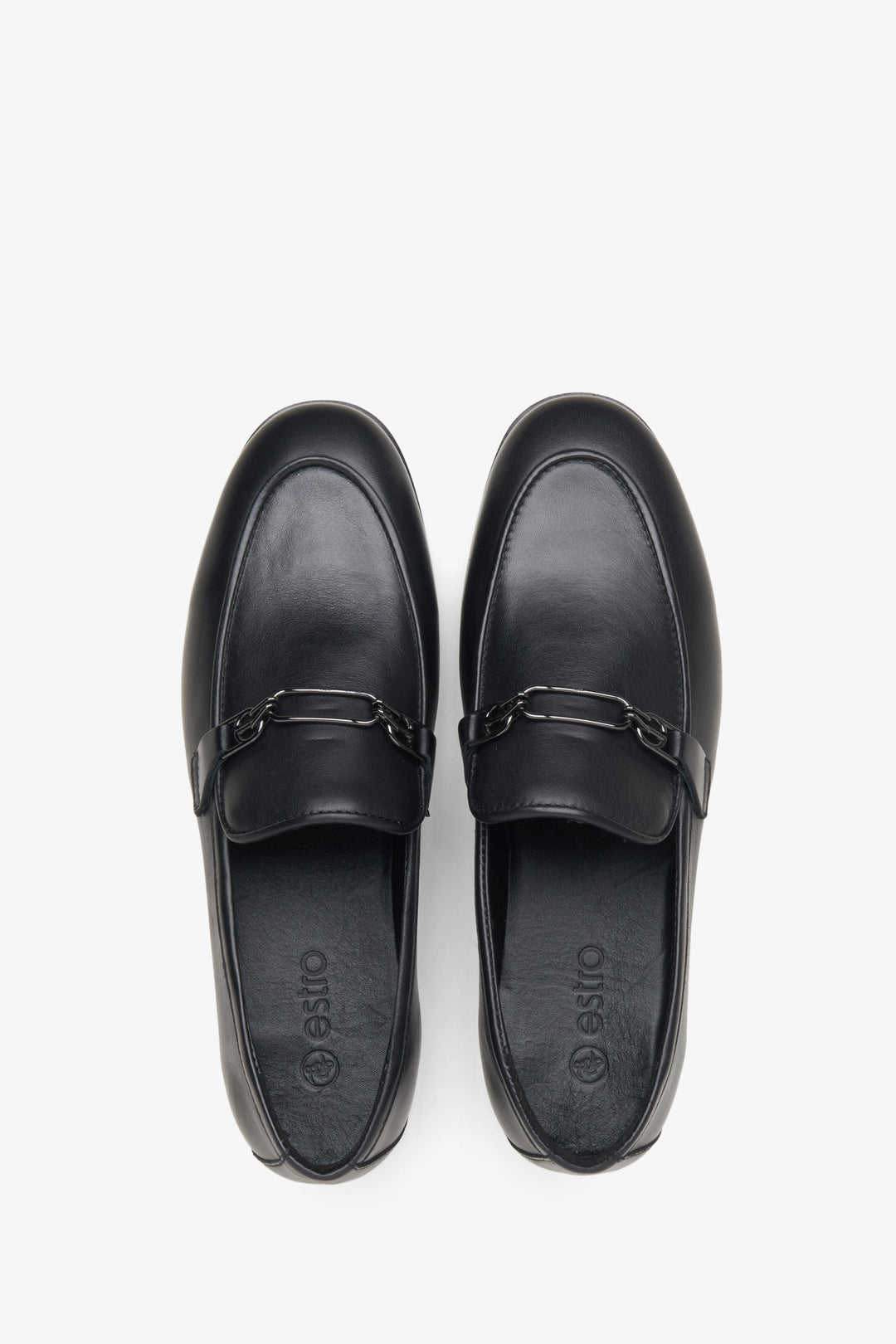 Seitliche Ansicht schwarze Leder-Slipper mit Schmuckkette – Estro ER00115616