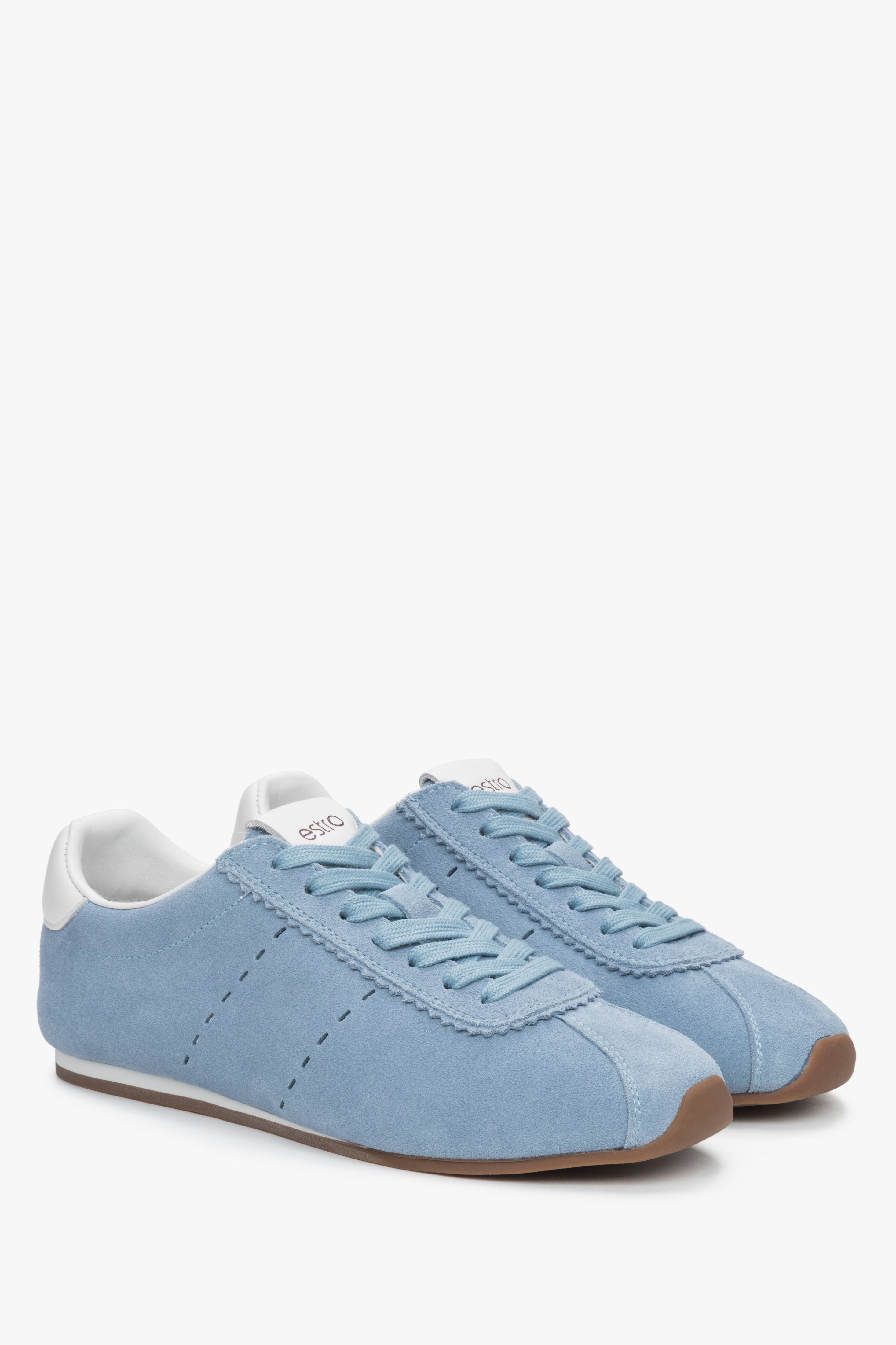Seitenansicht der blauen Estro Sneaker – Estro ER00117161