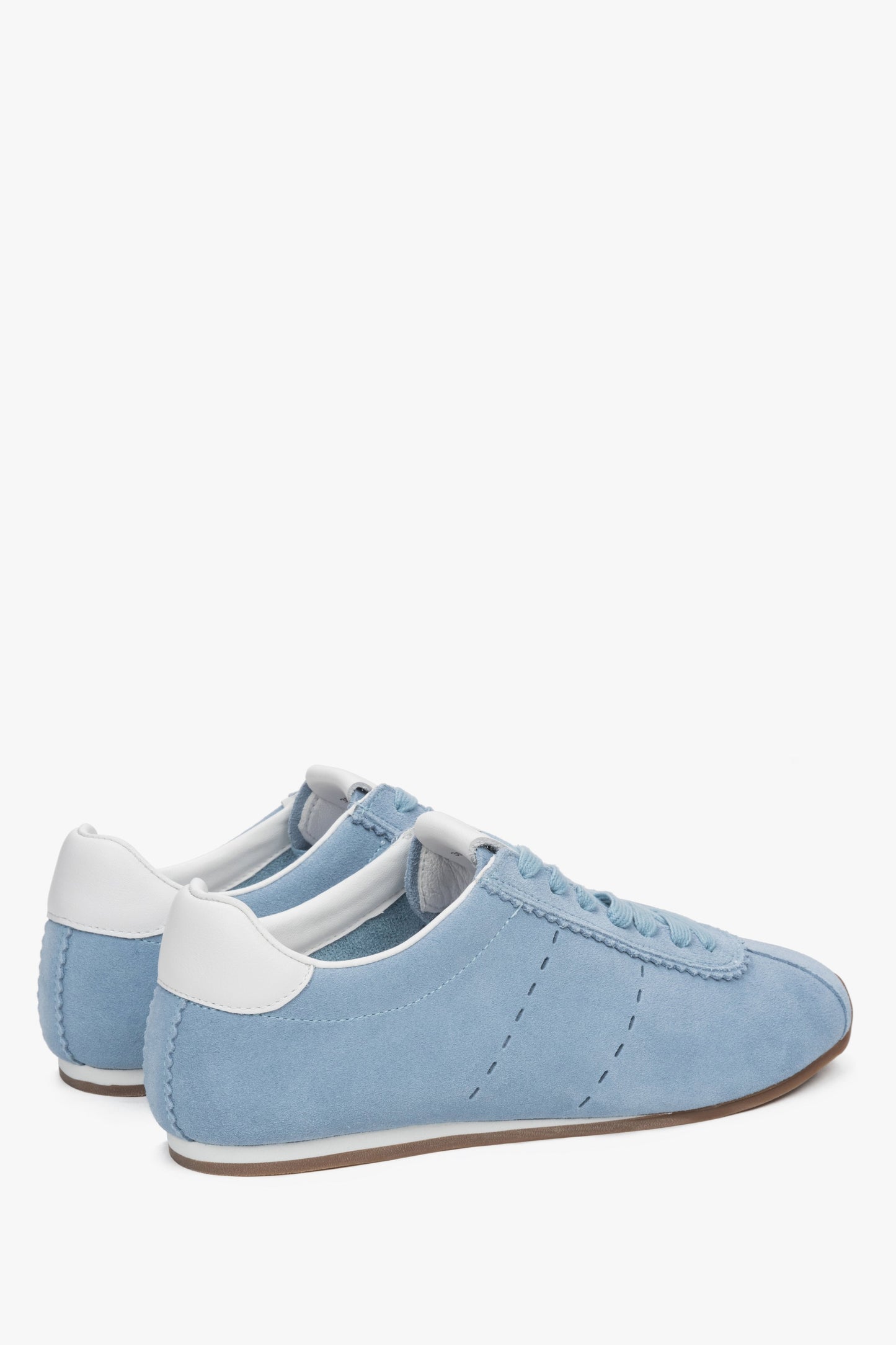 Flexible braune Gummisohle der Sneaker – Estro ER00117161