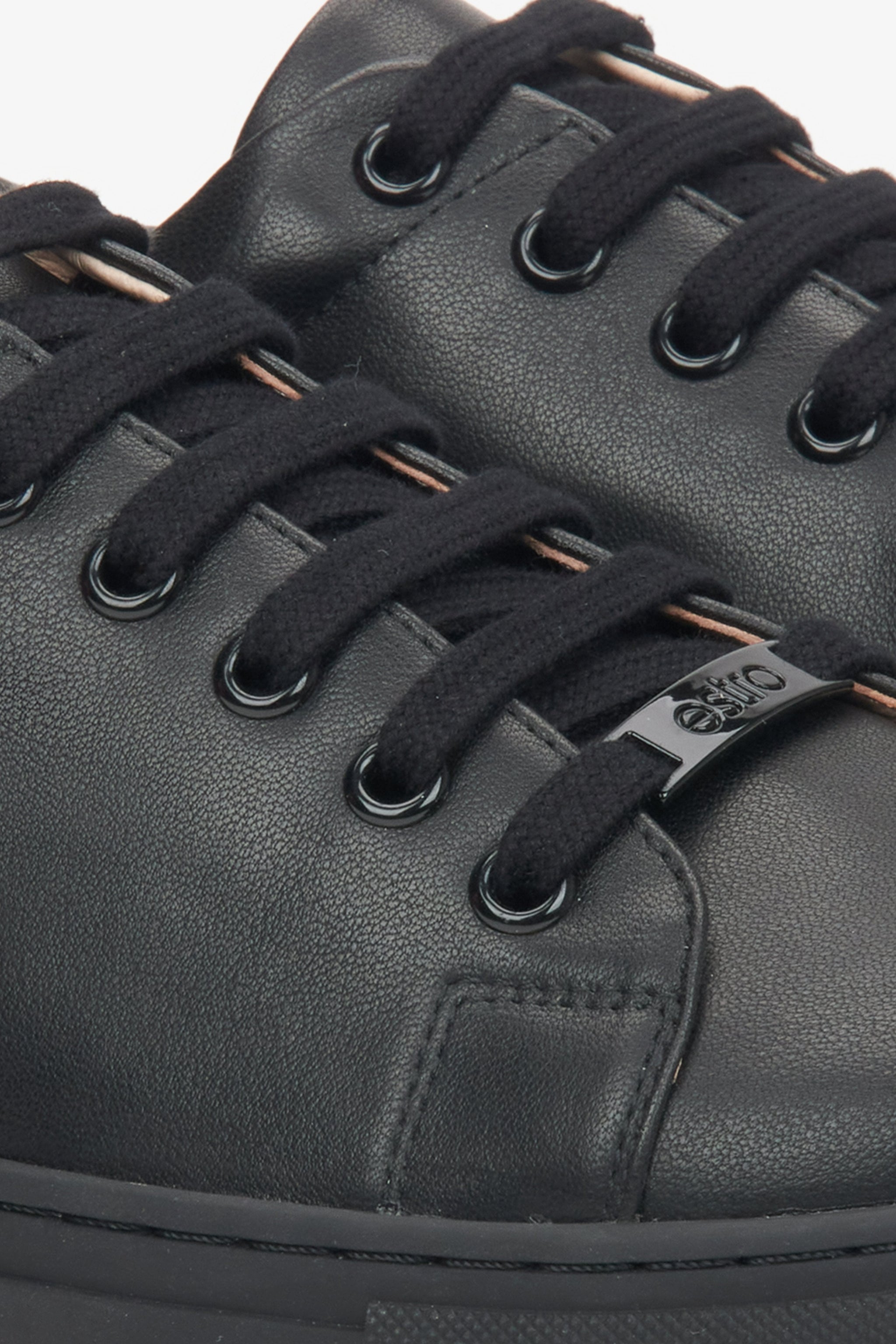 Damen Sneaker in Schwarz aus echtem Leder Estro ER00116627