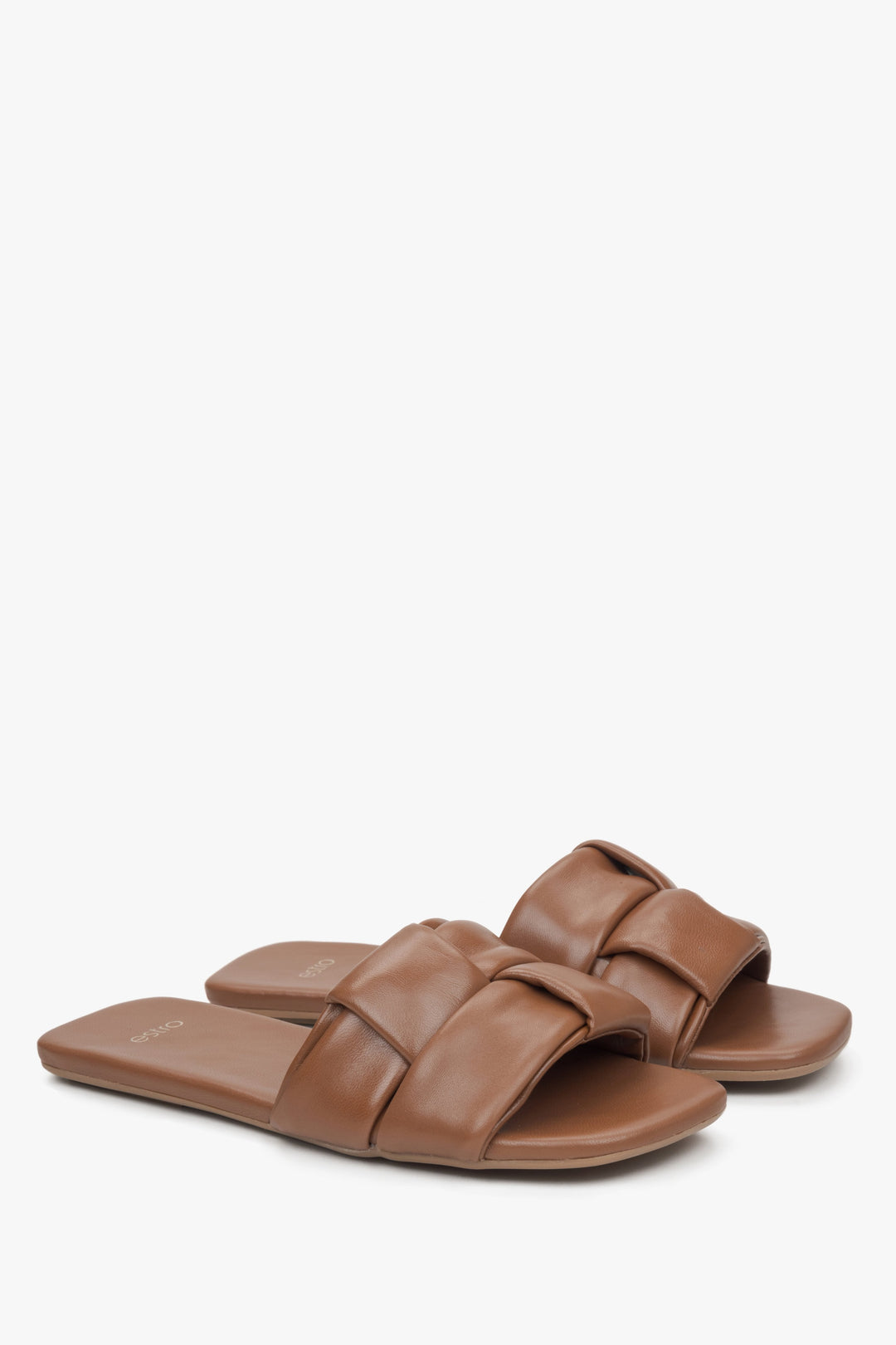 Slide-Sandalen für Damen aus braunem Patchleder.