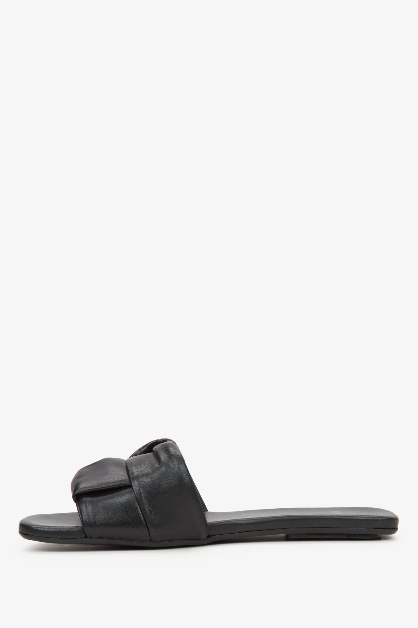 Damen-Sandalen aus schwarzem Leder mit niedrigem Absatz von Estro.