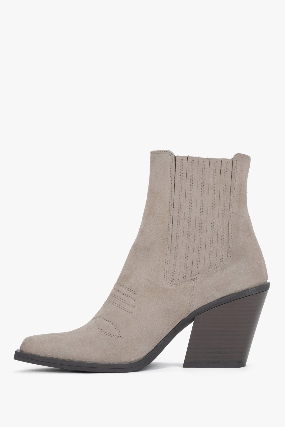 Reines Seitenprofil des rechten dunkelbeigen Damen-Cowboy-Boots auf 8,5 cm hohem Blockabsatz