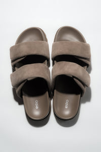 Dunkelbeige Damen-Pantoletten aus natürlichem Veloursleder von oben