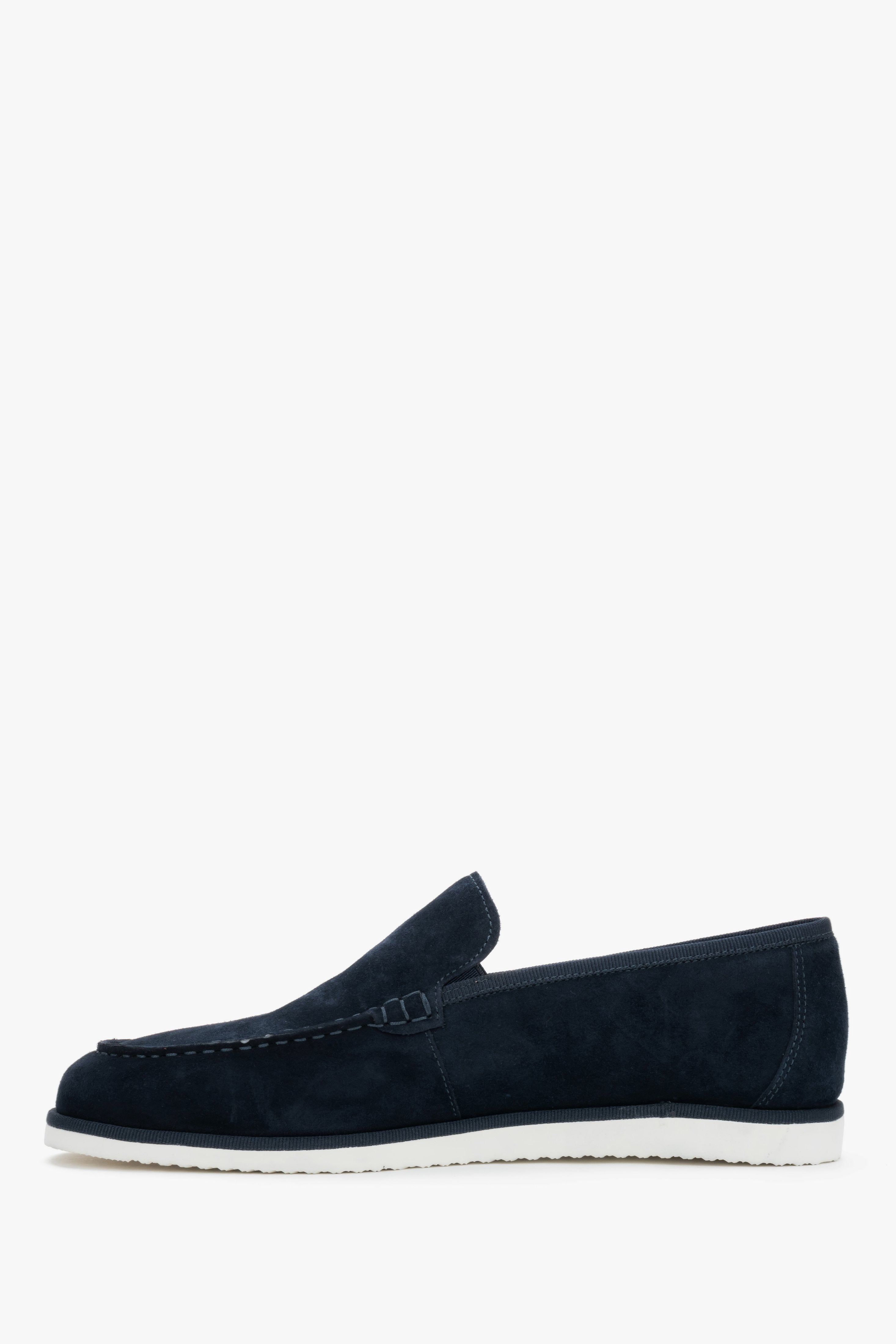 Dunkelblaue Herren-Schlupfschuhe mit dekorativen Nähten von Estro.