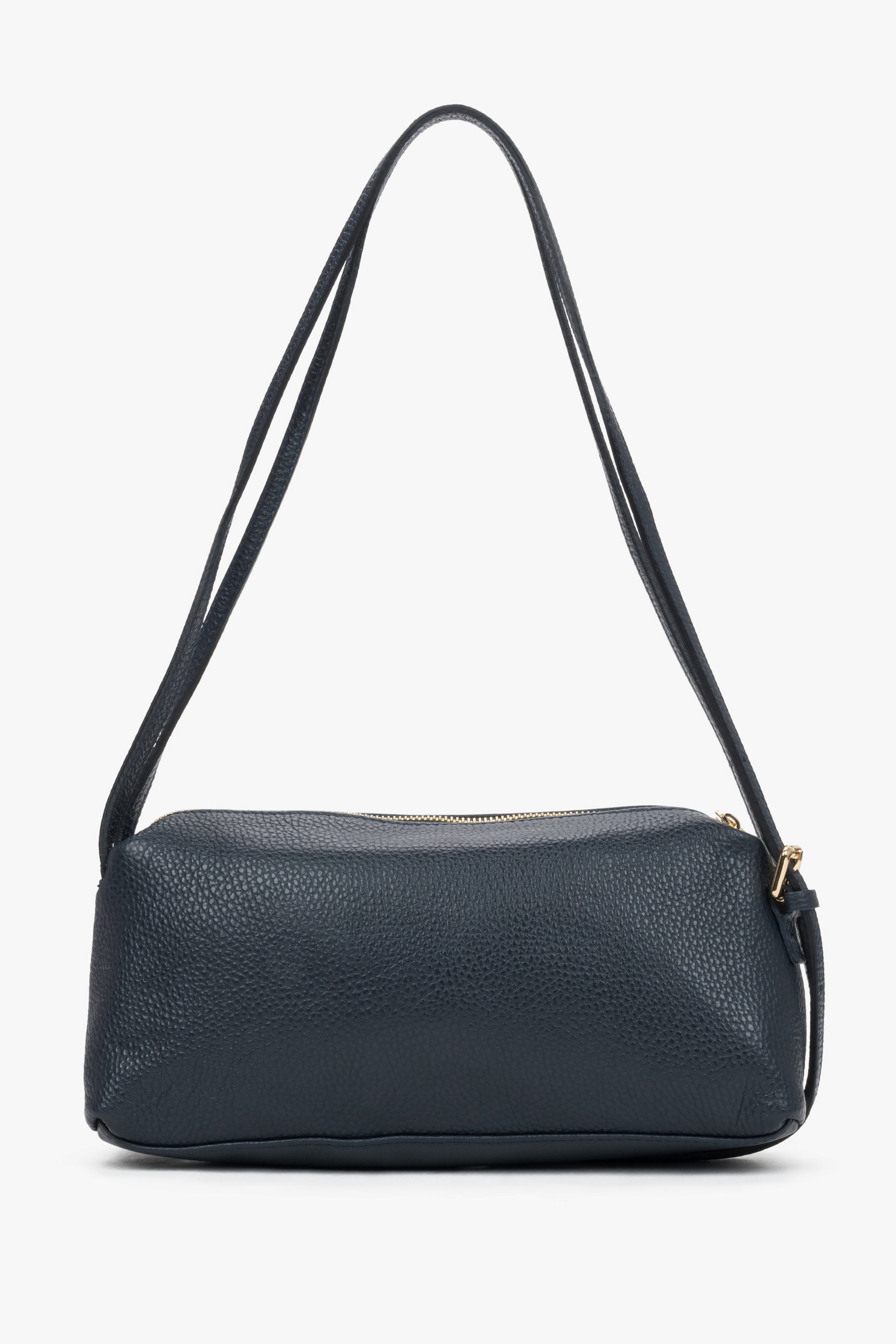 Frontale Ansicht der dunkelblauen, länglichen Damen-Schultertasche aus genarbtem italienischem Echtleder mit langem Riemen und feinen goldenen Details