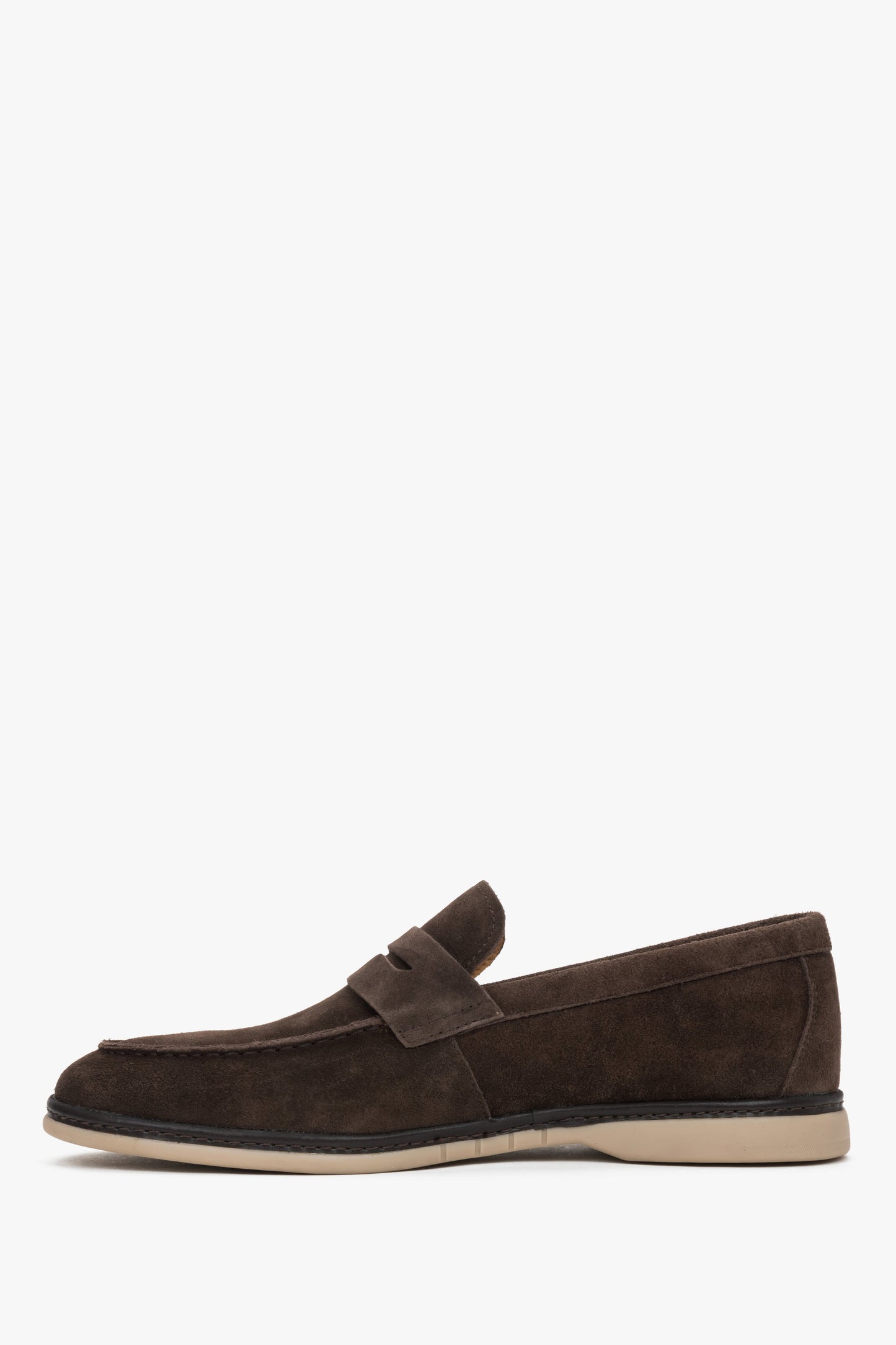 Linkes Seitenprofil der dunkelbraunen Casual-Loafer von Estro.