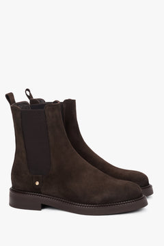 Schrägansicht des dunkelbraunen Chelsea-Boot-Paares mit seitlichen elastischen Einsätzen 