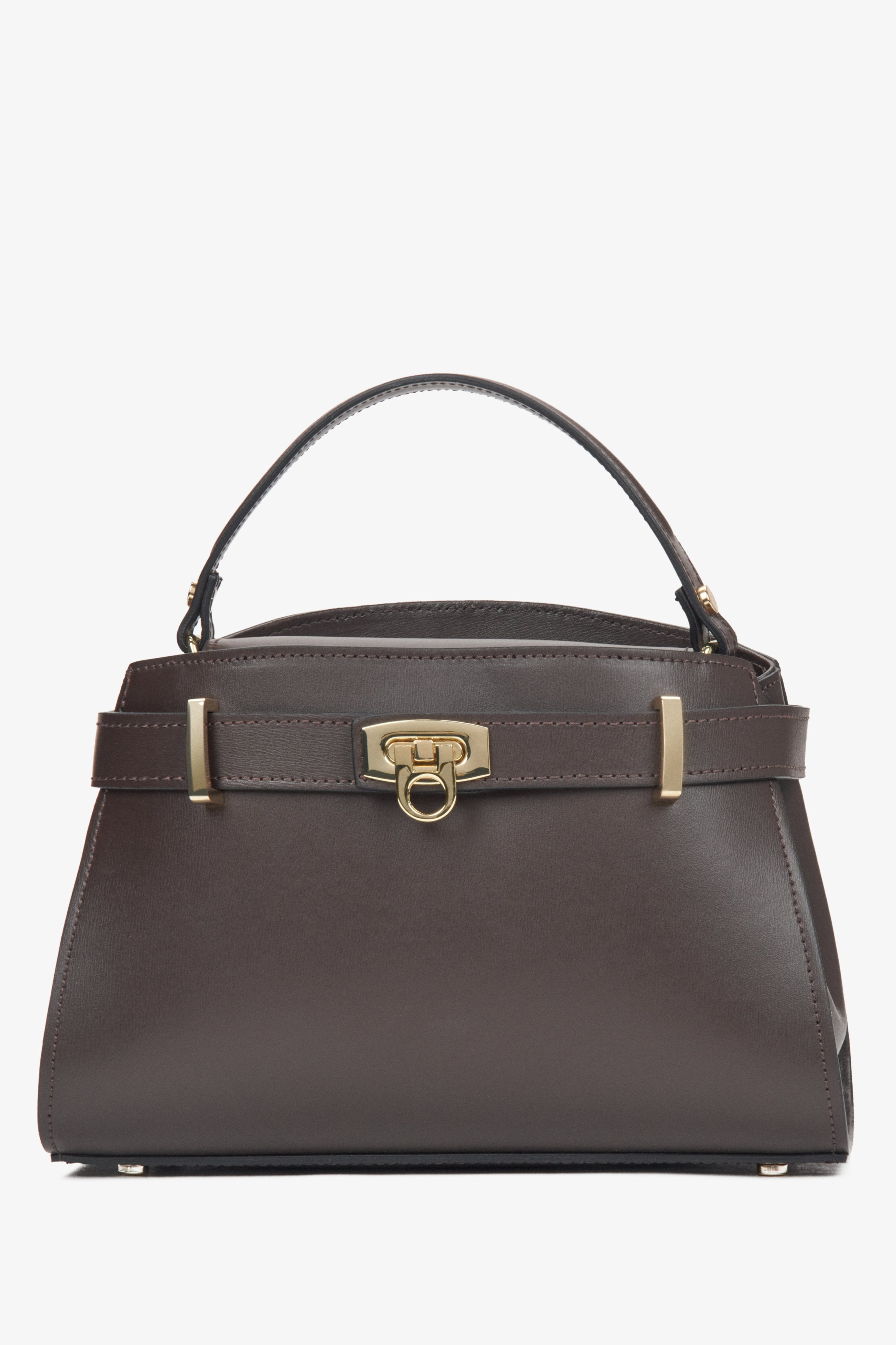 Frontale Ansicht der dunkelbraunen Leder-Handtasche mit markantem goldenen Verschluss 
